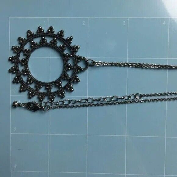 Sun Medallion Pendant Necklace 28in Silver Tone Cable Chain Spring Clasp - Picture 3 of 9